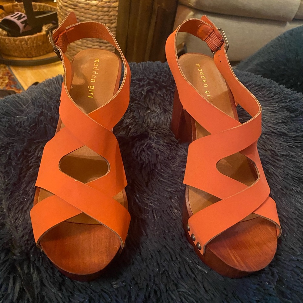 Platform heel